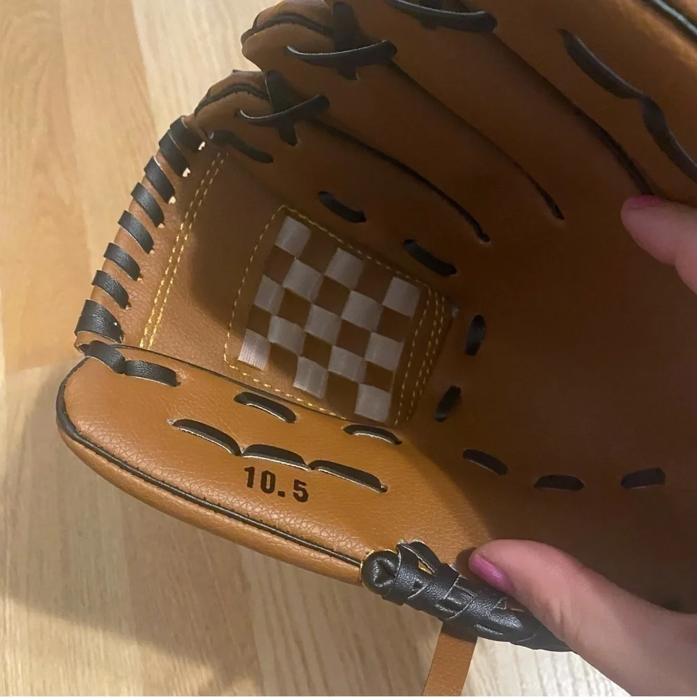 Right Handed Glove 10.5” Tan Black Stitching Baseball Kids